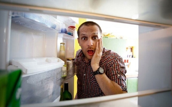 Подути продукти Неприятна миризма в хладилника