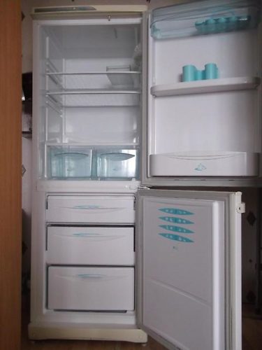 Stinol RF-305 двукамерна Stinol RF-305 двукамерна
