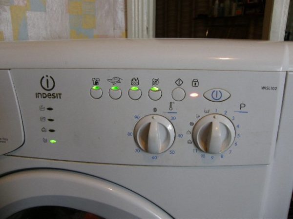 Пералня Indesit Пералня Indesit