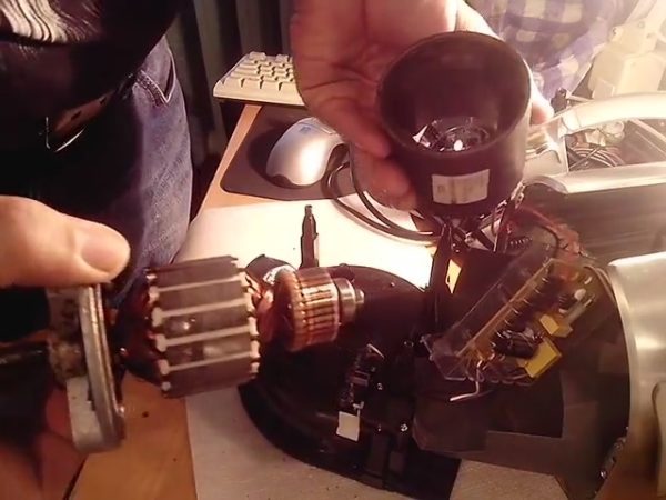 Изваждане на електрически мотор Изваждане на електрически мотор