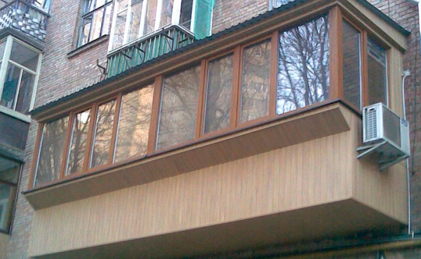 Климатик на балкона с остъкляване