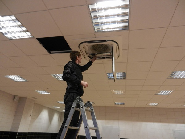 Монтиране на таван климатик