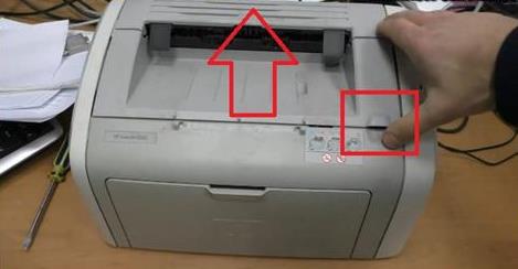 Отваряне на капака на принтера