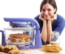  Момиче и конвектомат