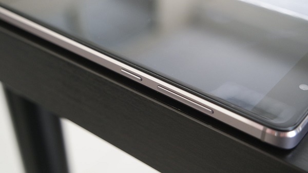 На ръба на телефона