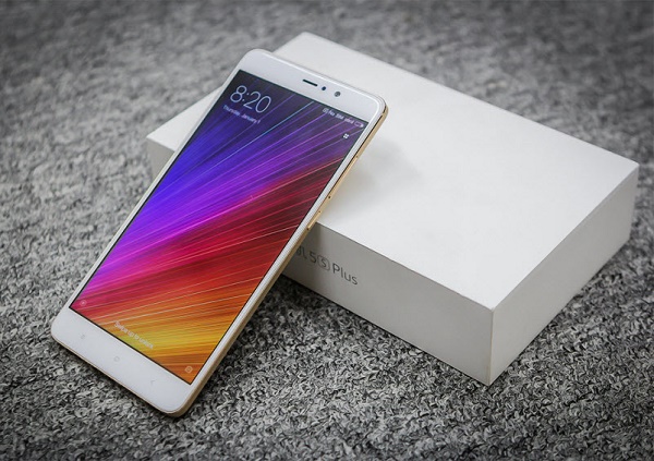 Xiaomi Mi 5 S екран