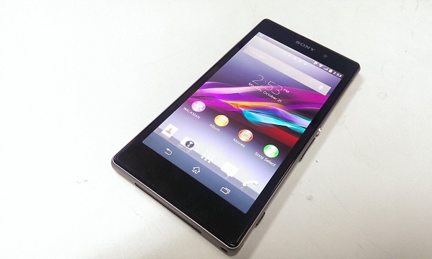 Sony Xperia z1 смартфон