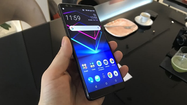  Екранът на смартфона под ъгъл